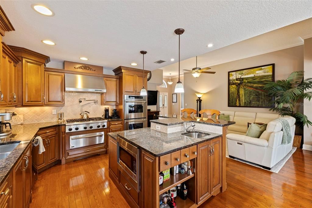 Activo con contrato: $485,000 (2 camas, 2 baños, 1324 Pies cuadrados)