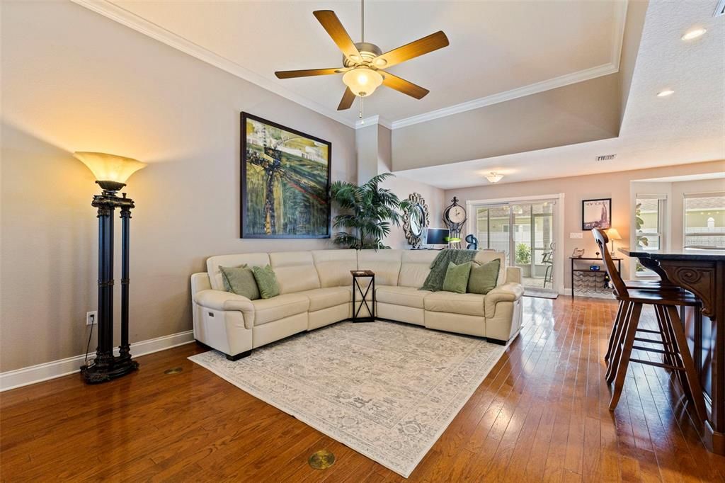 Activo con contrato: $485,000 (2 camas, 2 baños, 1324 Pies cuadrados)