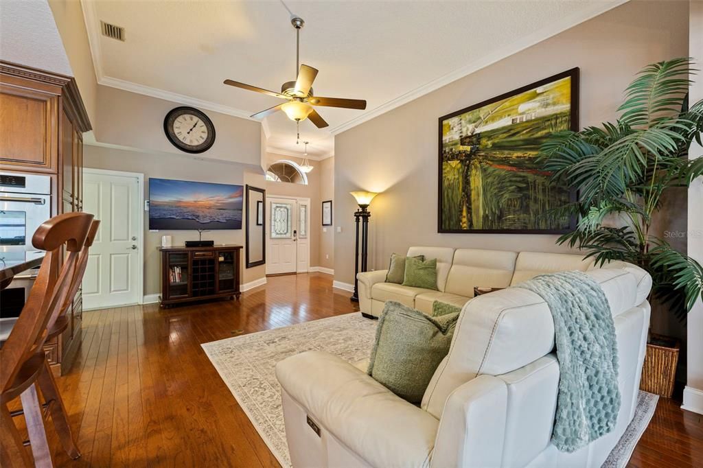 Activo con contrato: $485,000 (2 camas, 2 baños, 1324 Pies cuadrados)