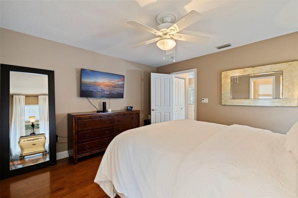 Activo con contrato: $485,000 (2 camas, 2 baños, 1324 Pies cuadrados)