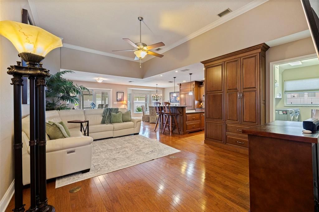 Activo con contrato: $485,000 (2 camas, 2 baños, 1324 Pies cuadrados)