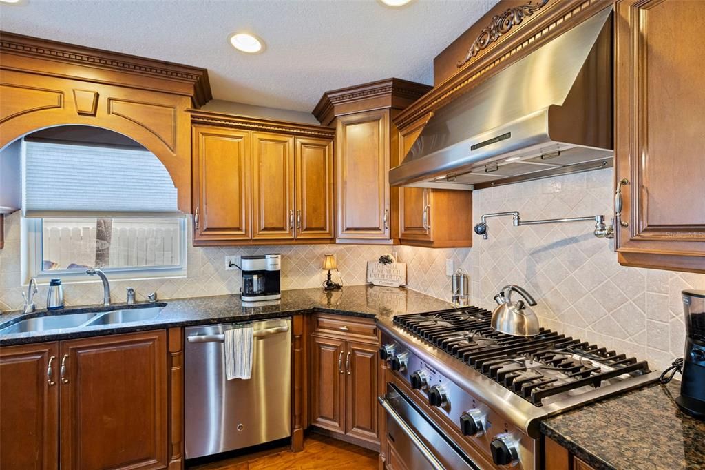 Activo con contrato: $485,000 (2 camas, 2 baños, 1324 Pies cuadrados)