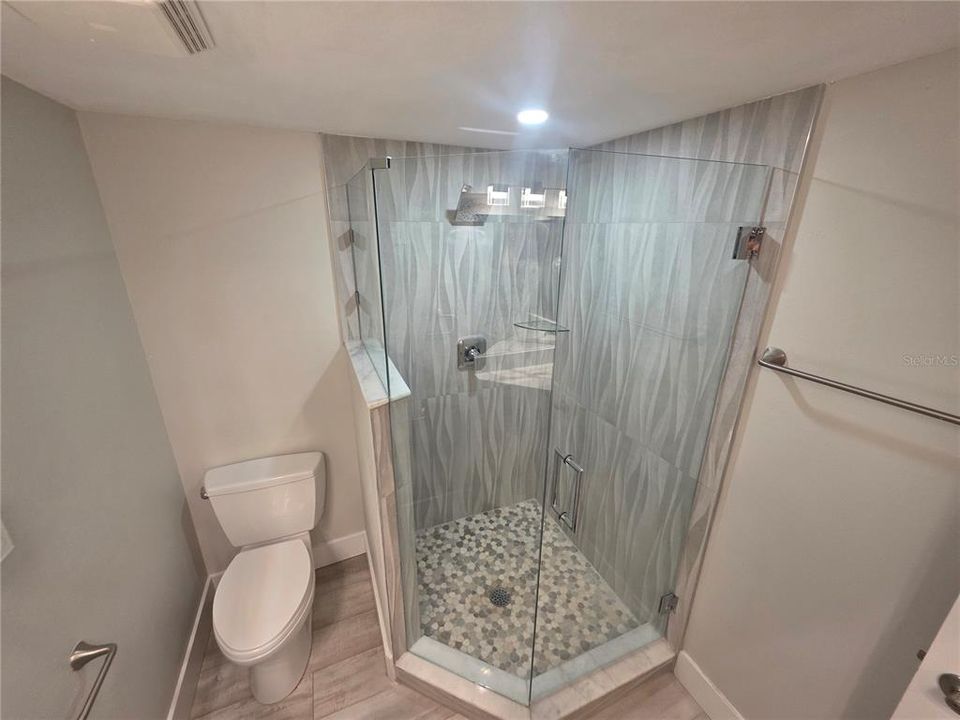 На продажу: $699,900 (2 спален, 2 ванн, 1232 Квадратных фут)