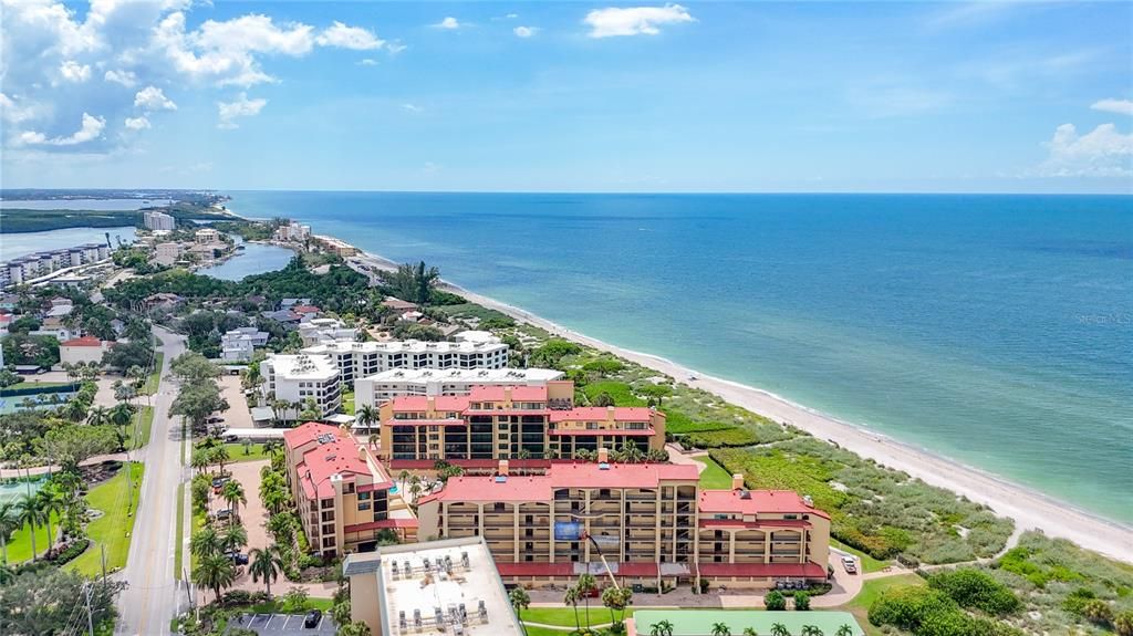 На продажу: $699,900 (2 спален, 2 ванн, 1232 Квадратных фут)