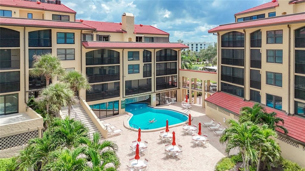 На продажу: $699,900 (2 спален, 2 ванн, 1232 Квадратных фут)