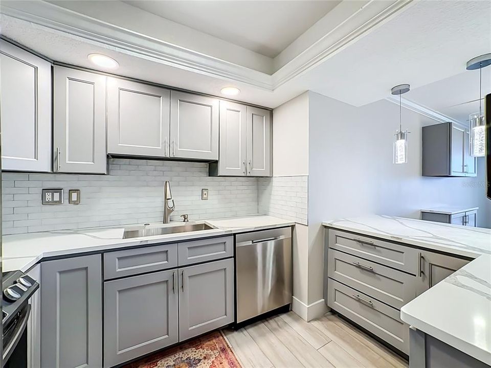 На продажу: $699,900 (2 спален, 2 ванн, 1232 Квадратных фут)