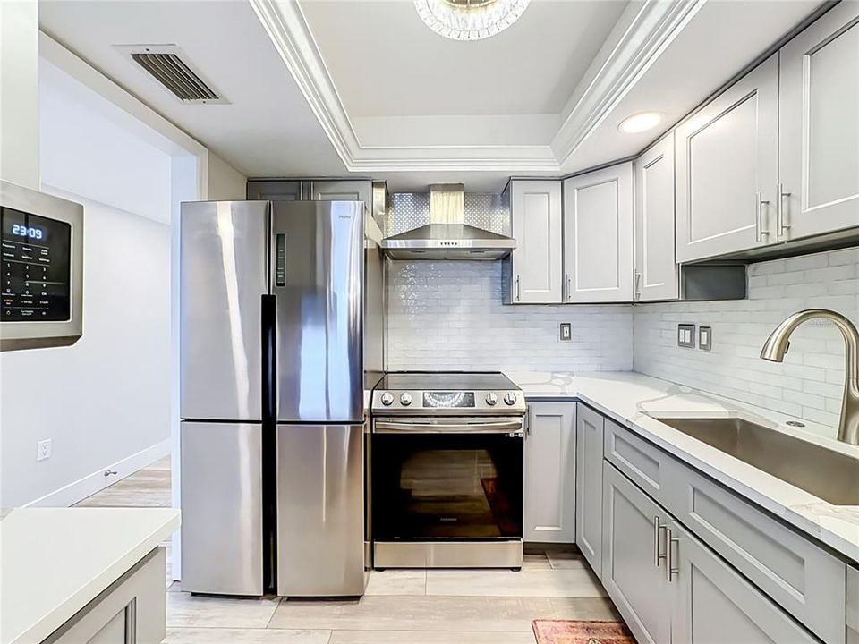 На продажу: $699,900 (2 спален, 2 ванн, 1232 Квадратных фут)