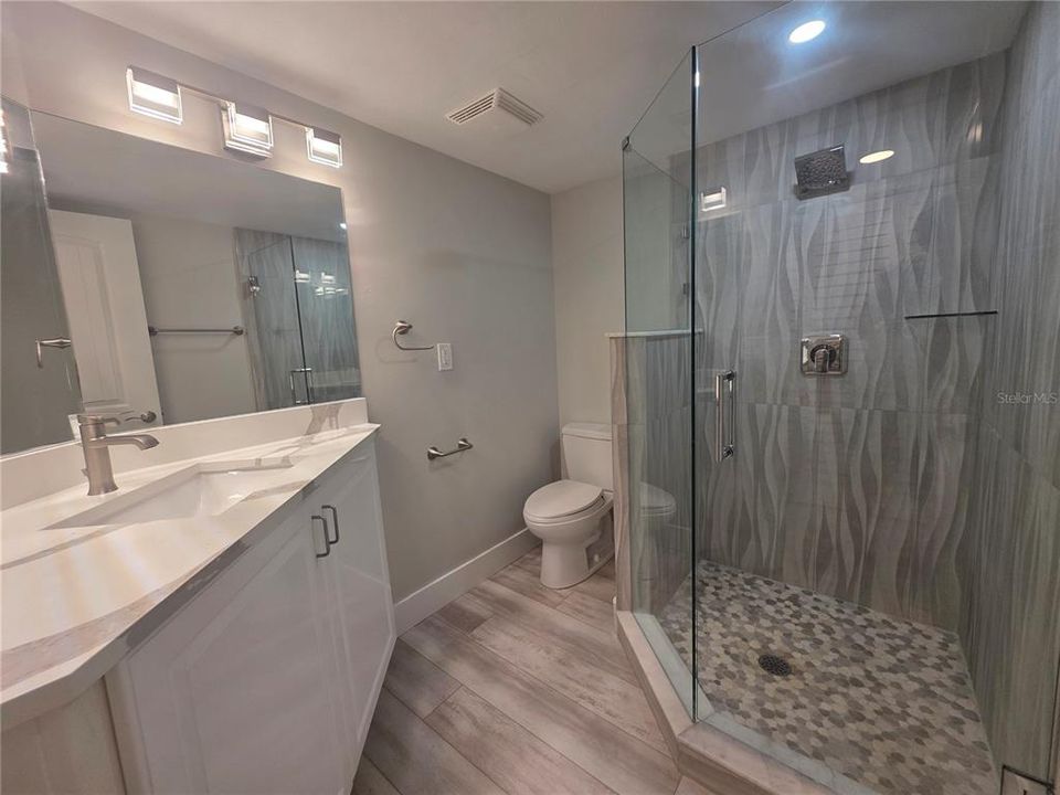 На продажу: $699,900 (2 спален, 2 ванн, 1232 Квадратных фут)
