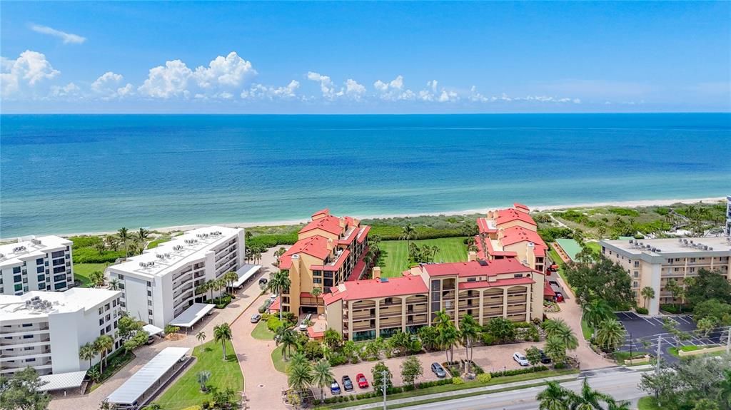 На продажу: $699,900 (2 спален, 2 ванн, 1232 Квадратных фут)