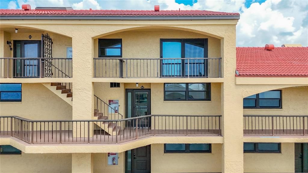 На продажу: $699,900 (2 спален, 2 ванн, 1232 Квадратных фут)