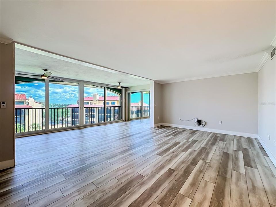 На продажу: $699,900 (2 спален, 2 ванн, 1232 Квадратных фут)