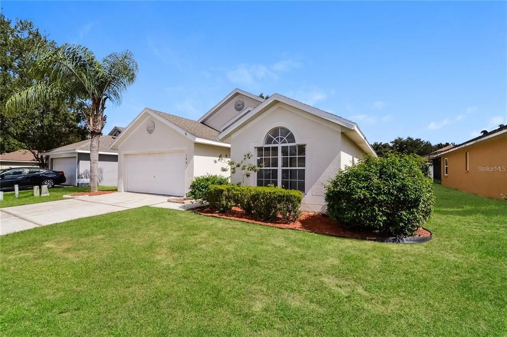 For Rent: $2,495 (4 beds, 2 baths, 1661 Square Feet)