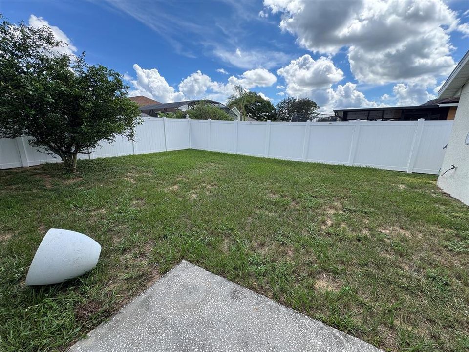 For Rent: $2,495 (4 beds, 2 baths, 1661 Square Feet)