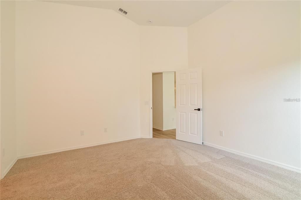 For Rent: $2,495 (4 beds, 2 baths, 1661 Square Feet)