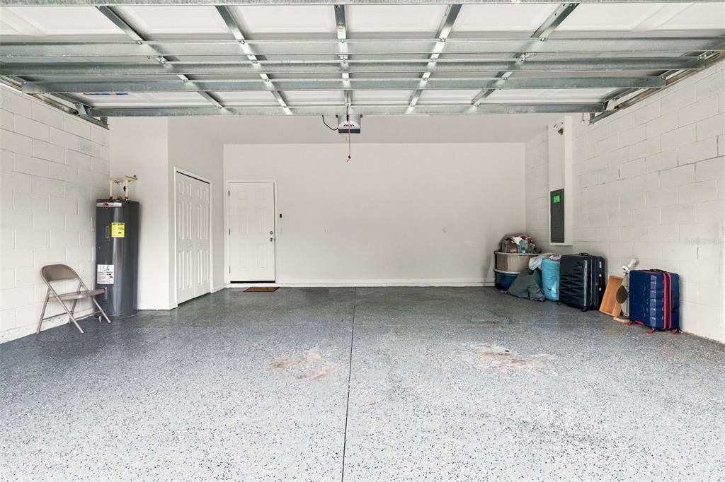 На продажу: $349,900 (4 спален, 2 ванн, 1670 Квадратных фут)
