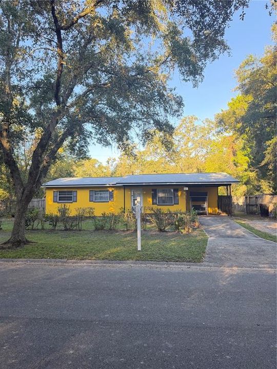 For Sale: $220,000 (3 beds, 2 baths, 975 Square Feet)