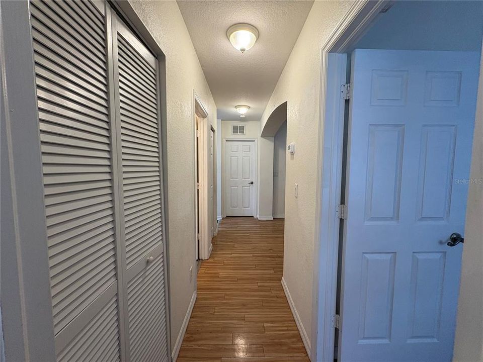 For Sale: $289,000 (3 beds, 2 baths, 1707 Square Feet)