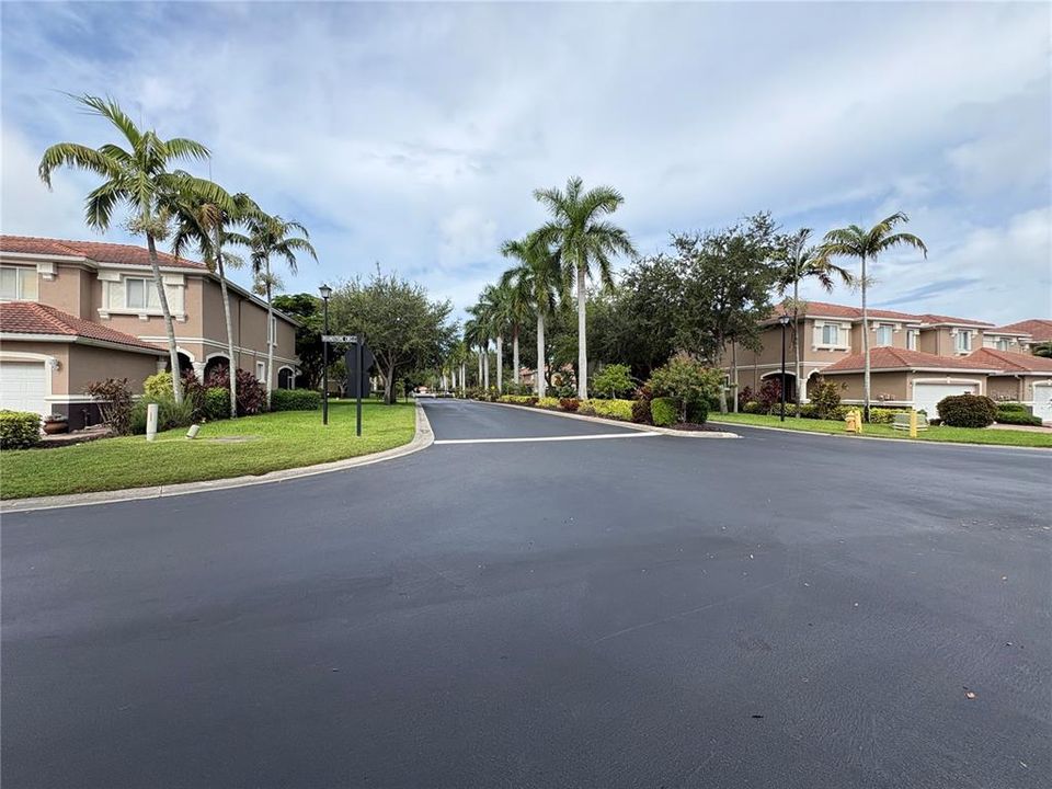 For Sale: $289,000 (3 beds, 2 baths, 1707 Square Feet)