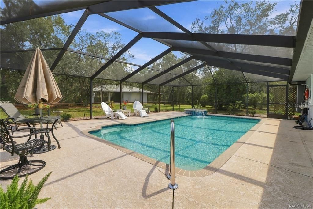 En Venta: $489,900 (4 camas, 2 baños, 2121 Pies cuadrados)