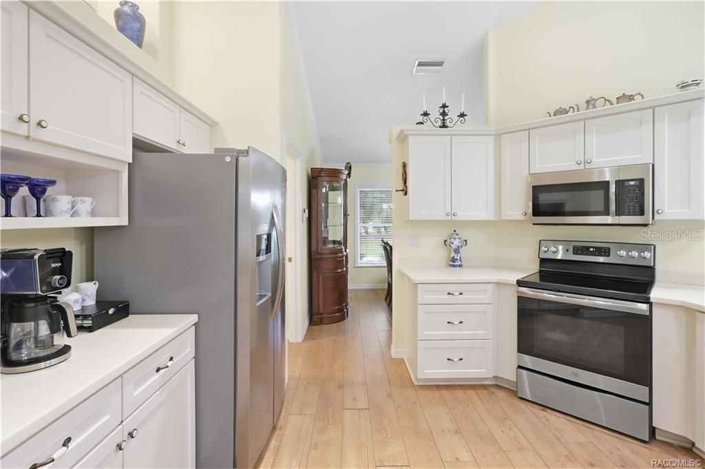 En Venta: $489,900 (4 camas, 2 baños, 2121 Pies cuadrados)