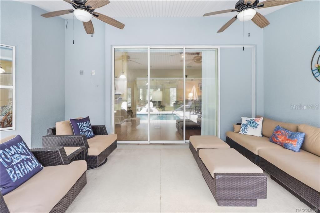 En Venta: $489,900 (4 camas, 2 baños, 2121 Pies cuadrados)