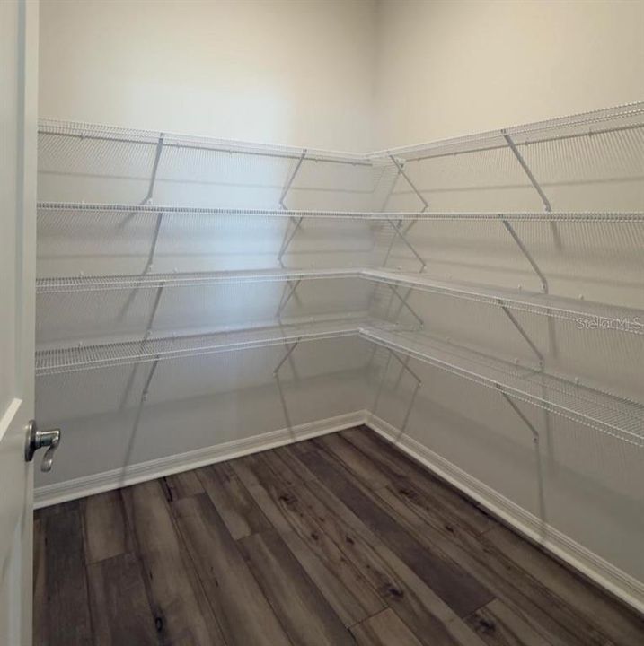 For Rent: $2,450 (4 beds, 2 baths, 2029 Square Feet)