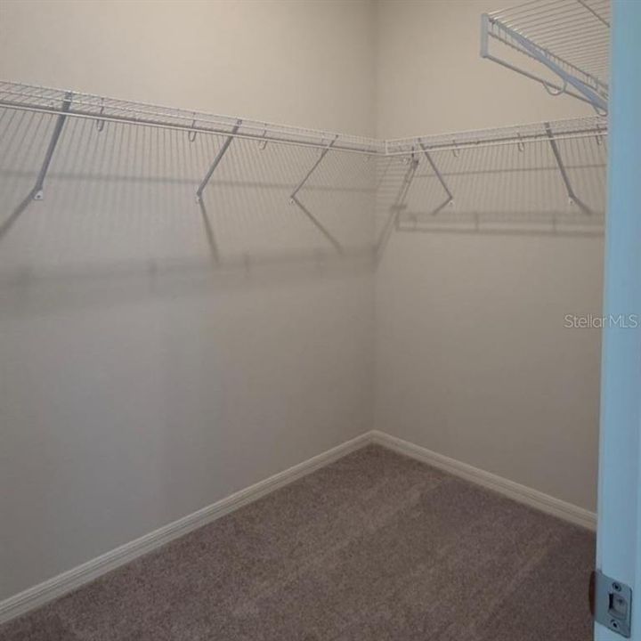 For Rent: $2,450 (4 beds, 2 baths, 2029 Square Feet)