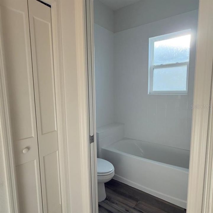 For Rent: $2,450 (4 beds, 2 baths, 2029 Square Feet)