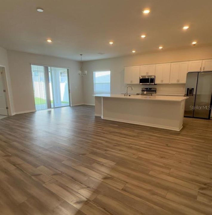 For Rent: $2,450 (4 beds, 2 baths, 2029 Square Feet)