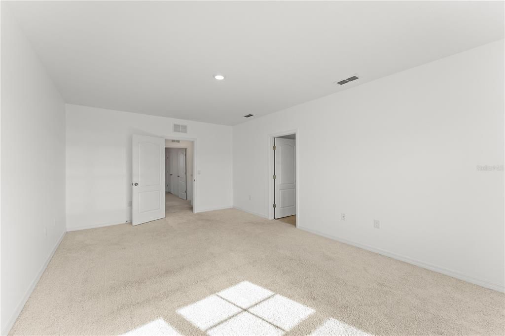 En Venta: $360,000 (5 camas, 3 baños, 2696 Pies cuadrados)