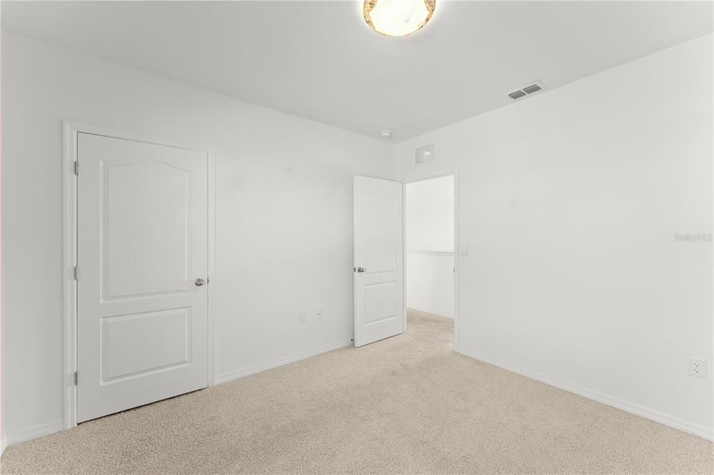 En Venta: $360,000 (5 camas, 3 baños, 2696 Pies cuadrados)