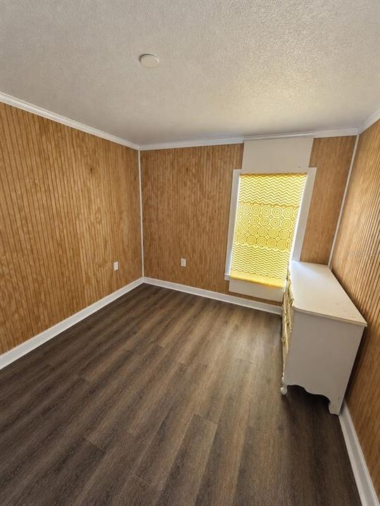 For Sale: $74,900 (4 beds, 2 baths, 960 Square Feet)