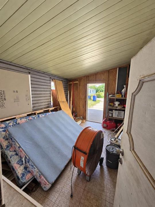 For Sale: $74,900 (4 beds, 2 baths, 960 Square Feet)
