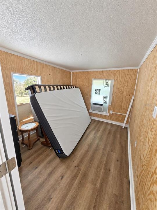 For Sale: $74,900 (4 beds, 2 baths, 960 Square Feet)