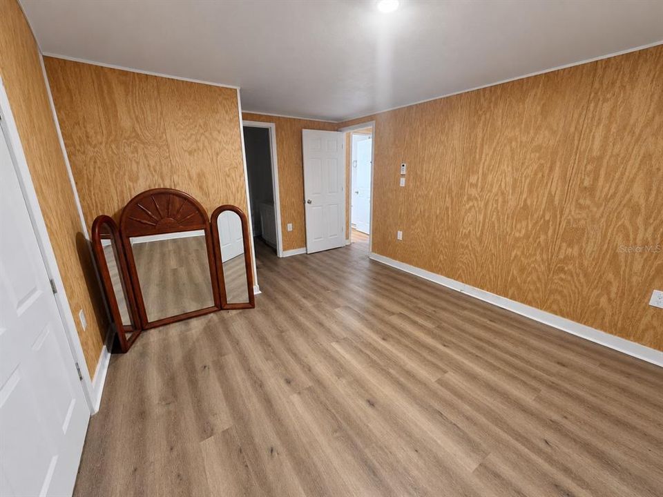 For Sale: $74,900 (4 beds, 2 baths, 960 Square Feet)