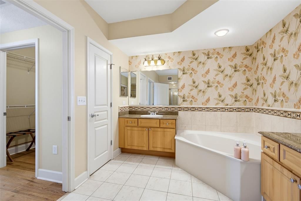 For Sale: $1,929,000 (4 beds, 4 baths, 3264 Square Feet)