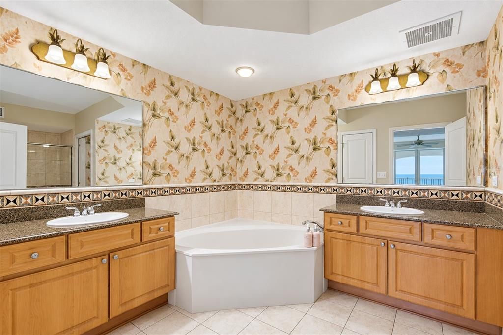 For Sale: $1,929,000 (4 beds, 4 baths, 3264 Square Feet)