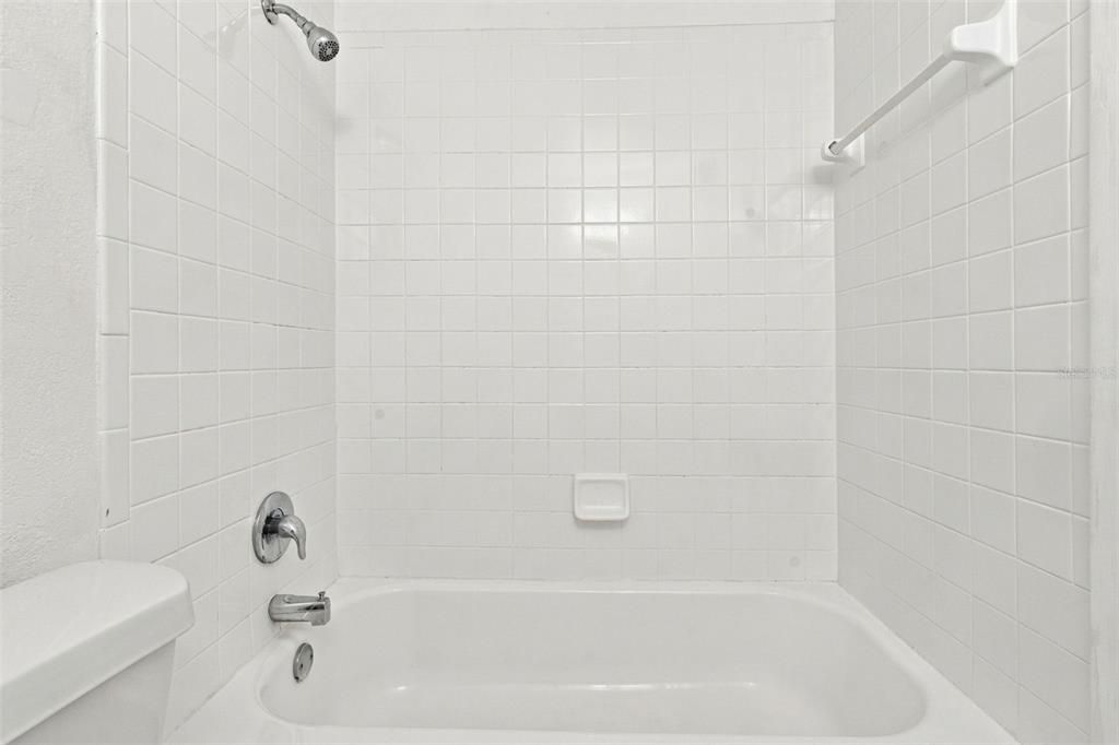 For Sale: $158,000 (1 beds, 1 baths, 754 Square Feet)