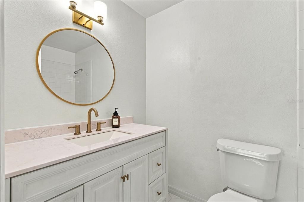 For Sale: $158,000 (1 beds, 1 baths, 754 Square Feet)