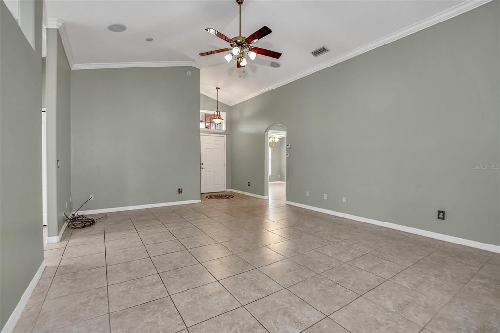 For Rent: $2,950 (3 beds, 2 baths, 1583 Square Feet)