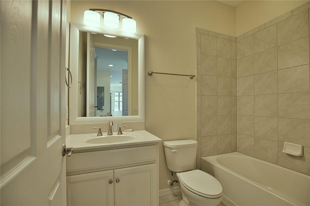For Rent: $2,700 (3 beds, 2 baths, 1661 Square Feet)