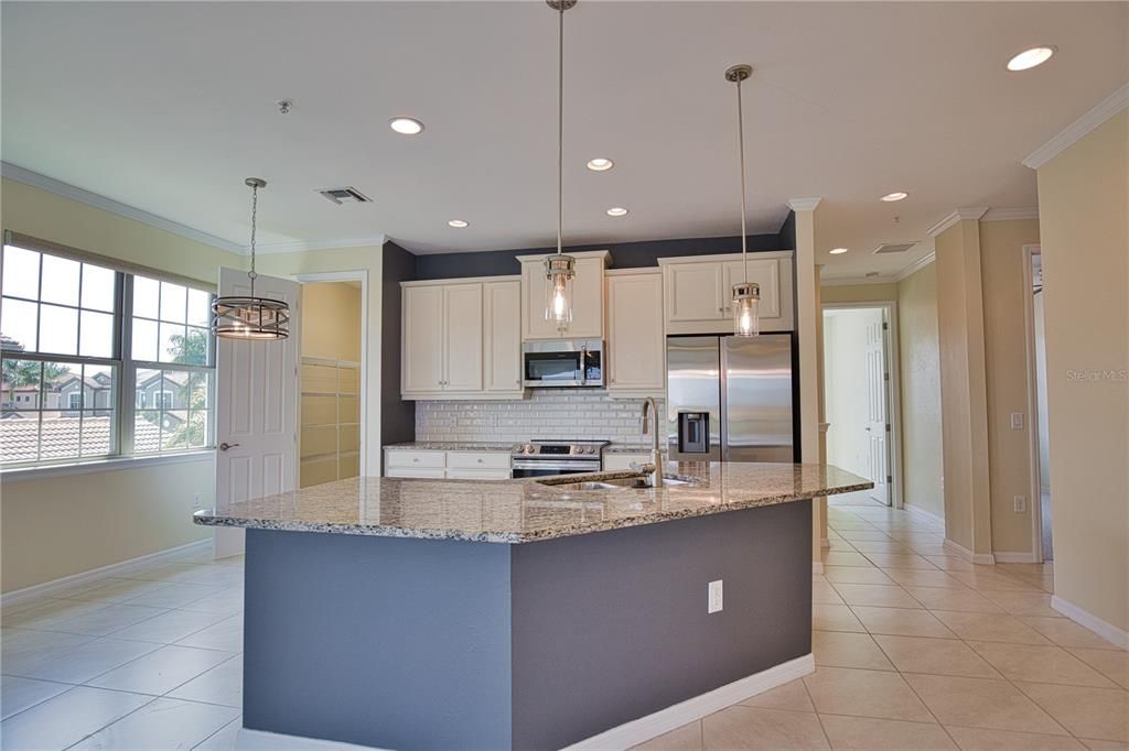 For Rent: $2,700 (3 beds, 2 baths, 1661 Square Feet)