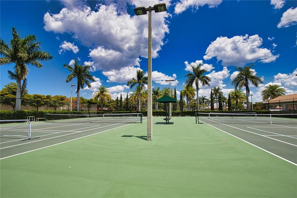 For Rent: $2,700 (3 beds, 2 baths, 1661 Square Feet)