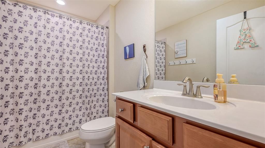 For Sale: $880,000 (6 beds, 4 baths, 3934 Square Feet)