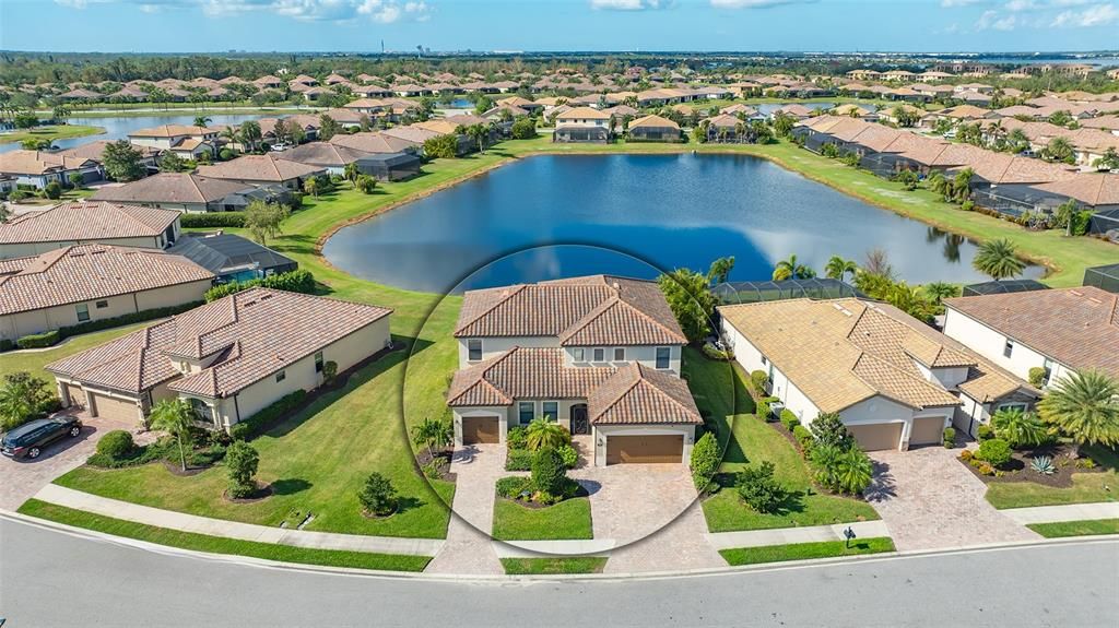 For Sale: $880,000 (6 beds, 4 baths, 3934 Square Feet)