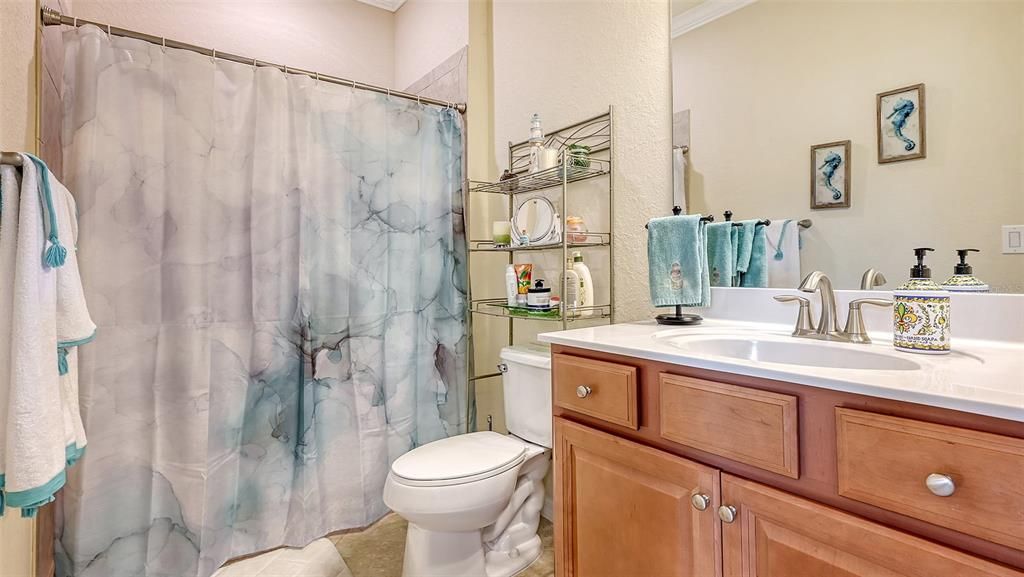 For Sale: $880,000 (6 beds, 4 baths, 3934 Square Feet)