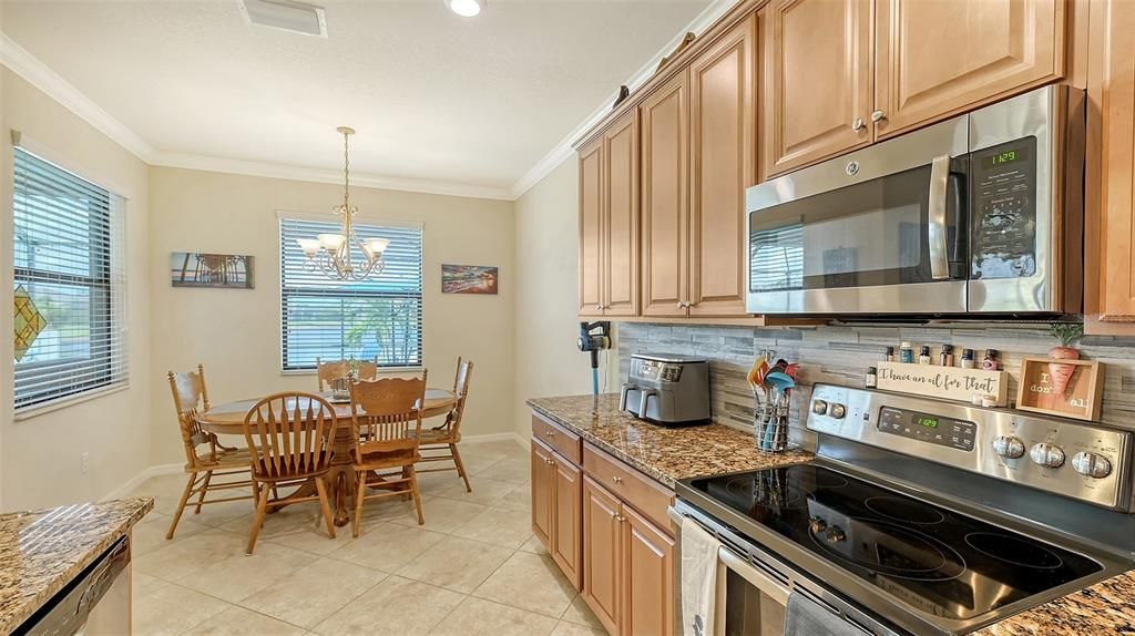 For Sale: $880,000 (6 beds, 4 baths, 3934 Square Feet)