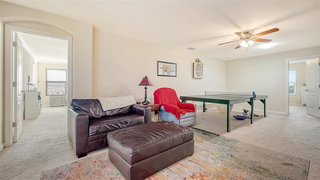 For Sale: $880,000 (6 beds, 4 baths, 3934 Square Feet)