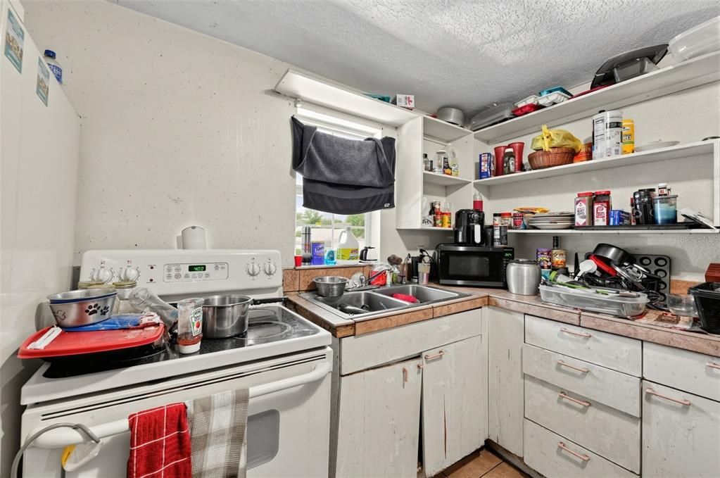 For Sale: $334,900 (1 beds, 1 baths, 1760 Square Feet)