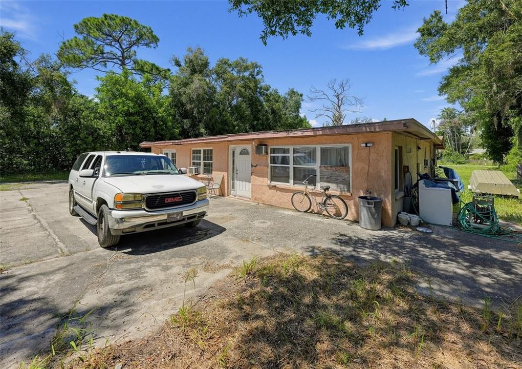 For Sale: $334,900 (1 beds, 1 baths, 1760 Square Feet)